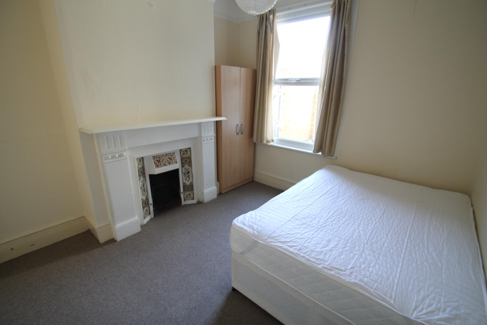 2 bed property in Vaughan Road, London